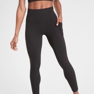 Athleta leggings with zipper pockets
